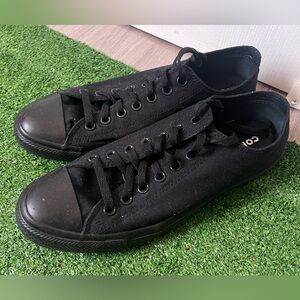 Black Converse Sneakers Mens 10 Women’s 12 Unisex shoes